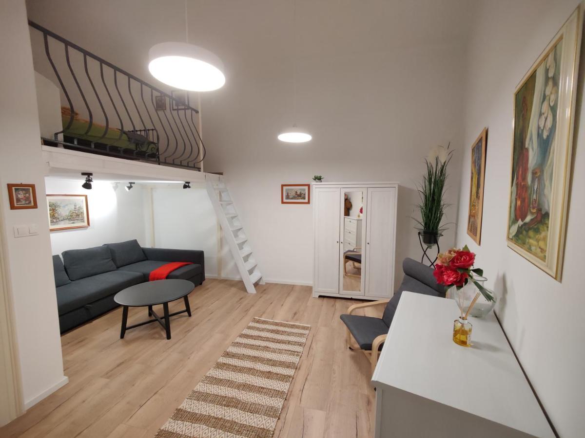 Calm, Artistic Apartment 9Th Distric Central City Boedapest Buitenkant foto